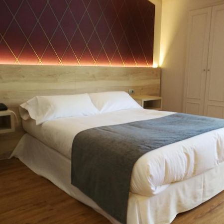 Hospedium Hotel La Marina Costa Da Morte Сее Екстериор снимка