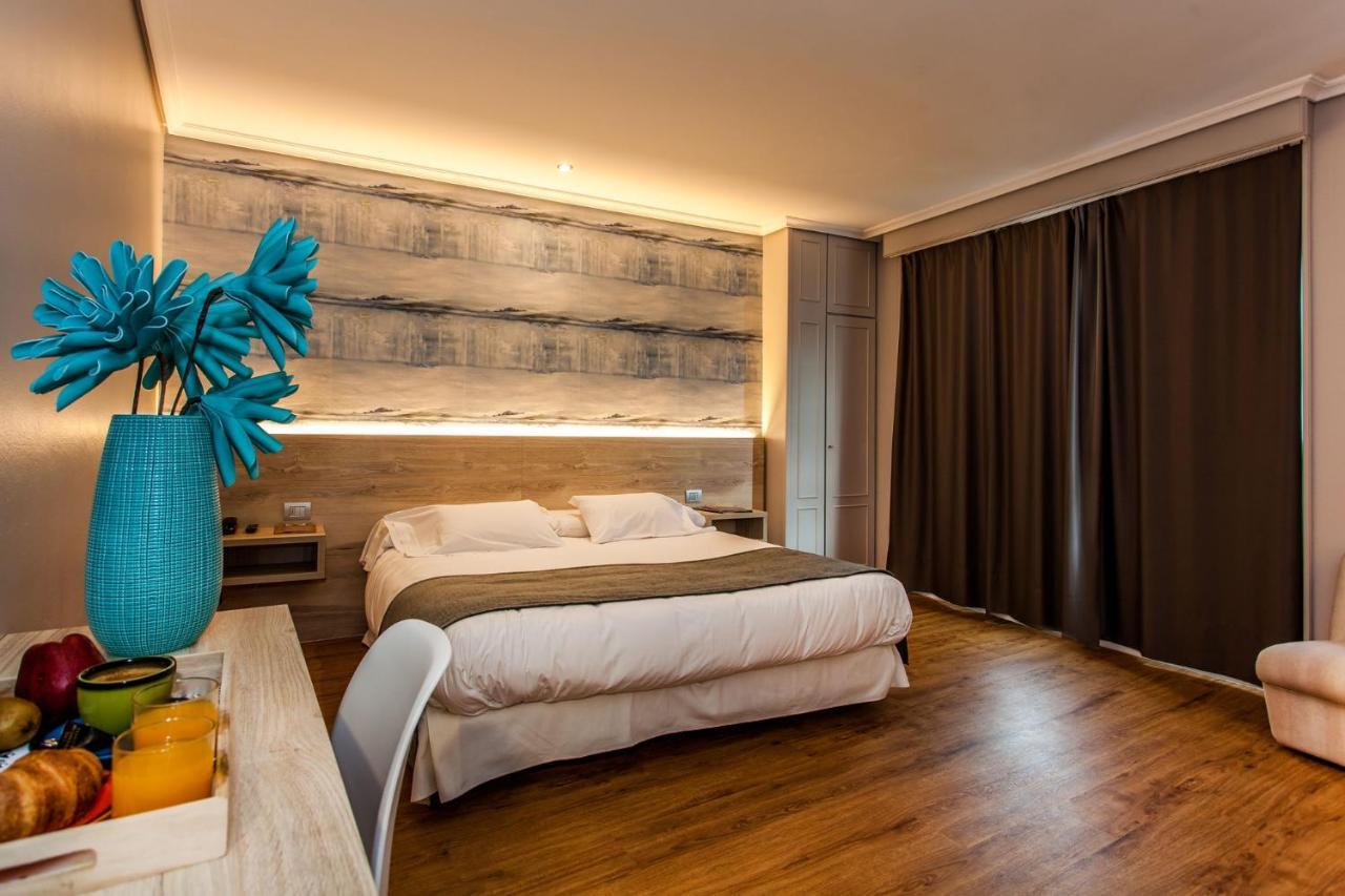 Hospedium Hotel La Marina Costa Da Morte Сее Екстериор снимка