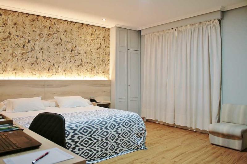 Hospedium Hotel La Marina Costa Da Morte Сее Екстериор снимка