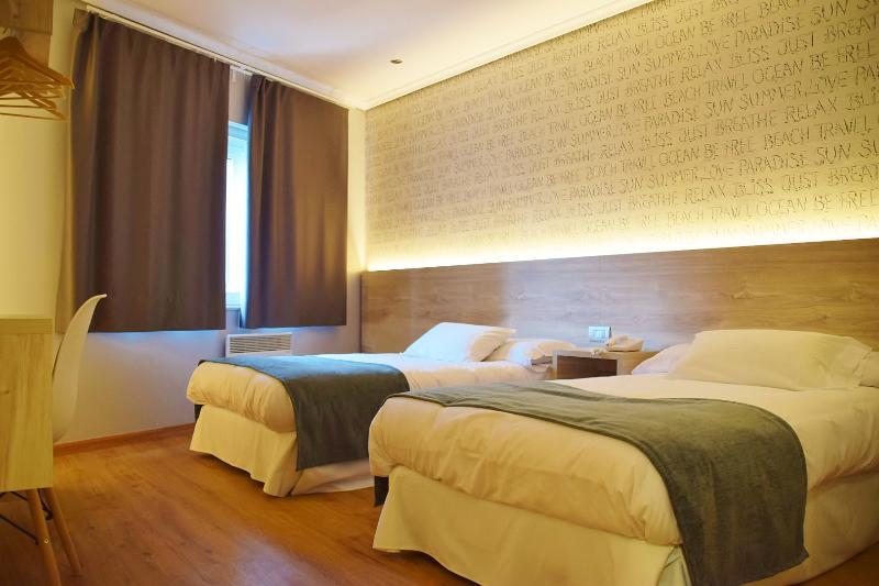 Hospedium Hotel La Marina Costa Da Morte Сее Екстериор снимка