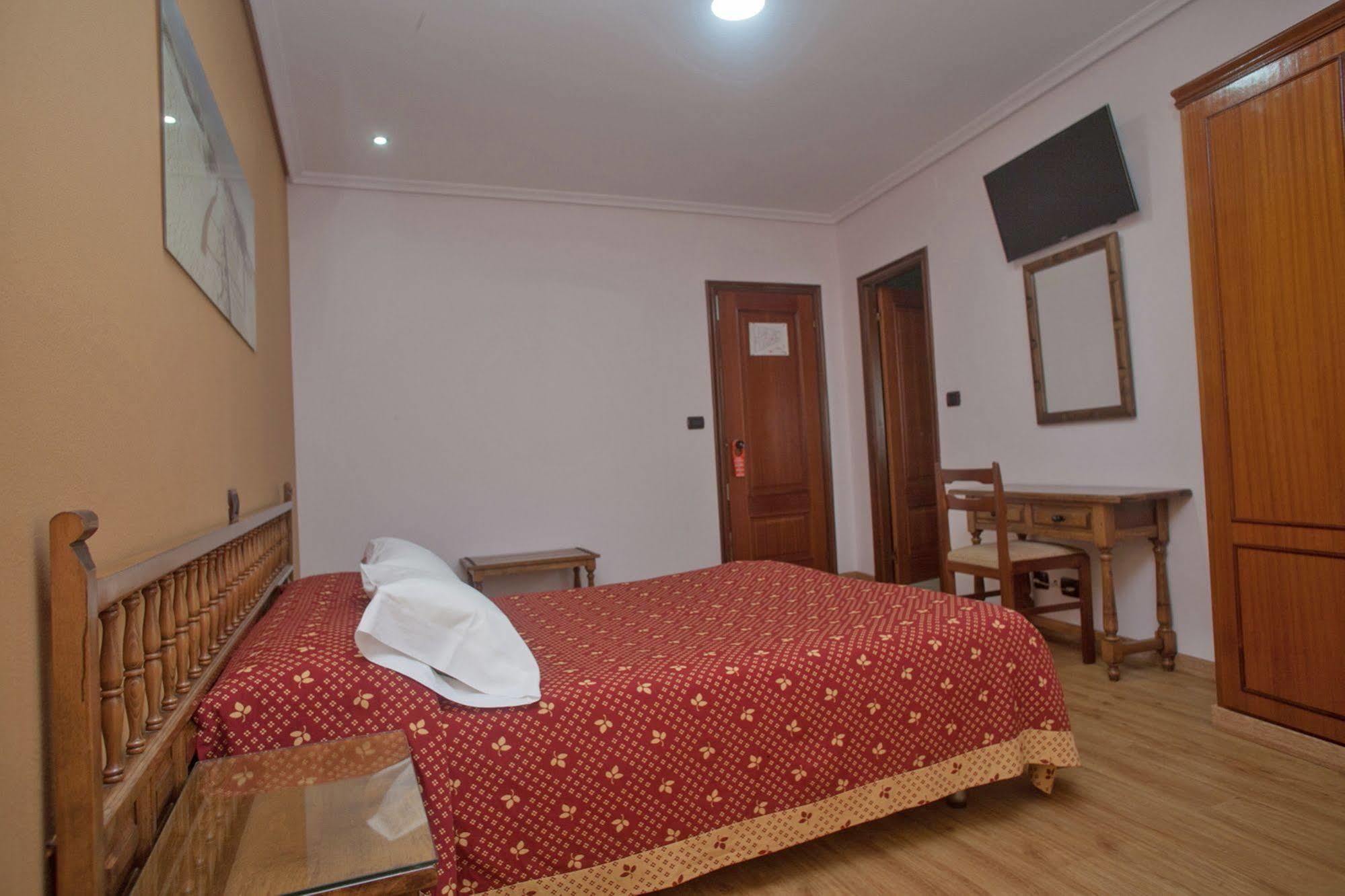 Hospedium Hotel La Marina Costa Da Morte Сее Екстериор снимка