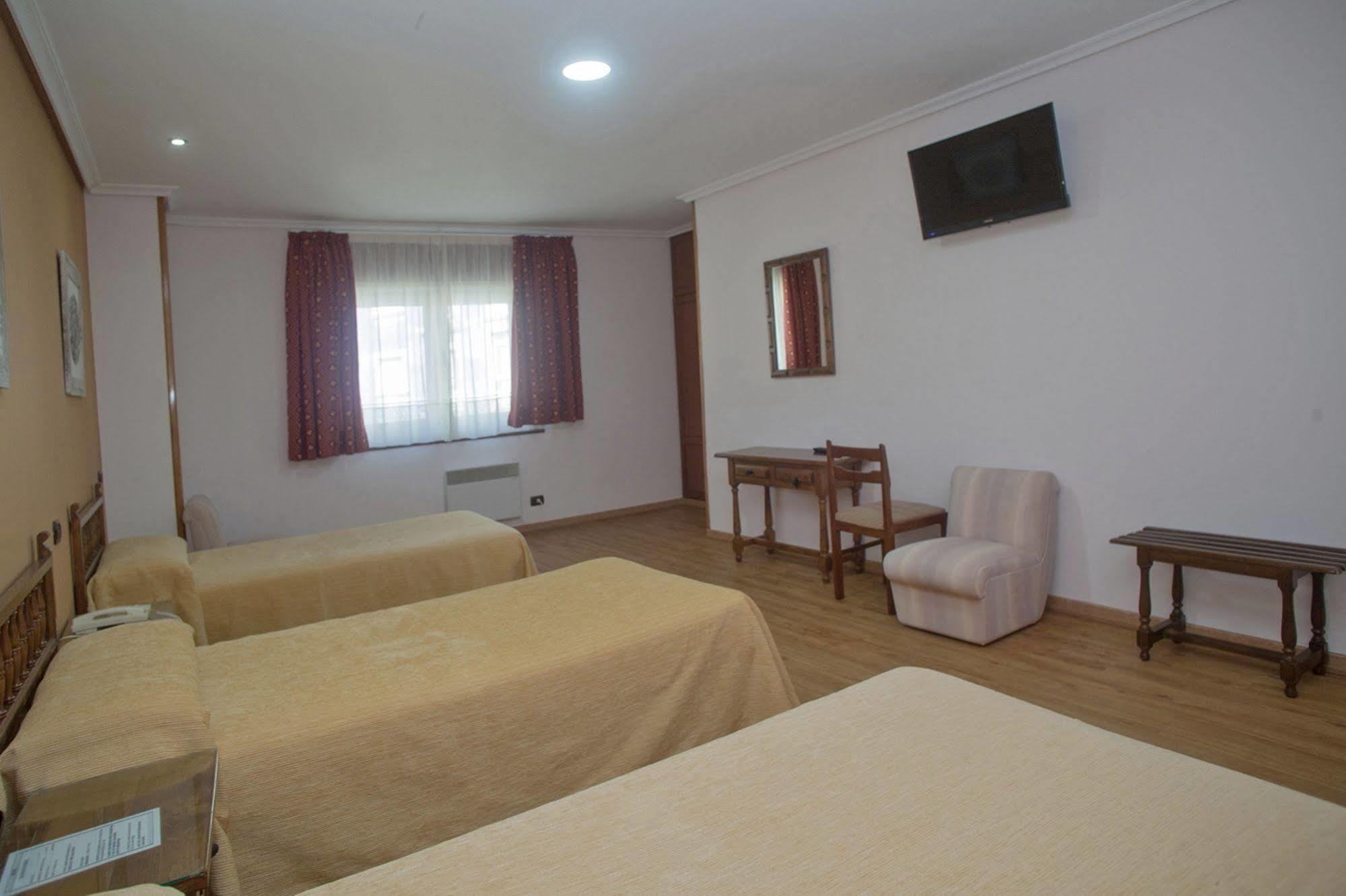 Hospedium Hotel La Marina Costa Da Morte Сее Екстериор снимка