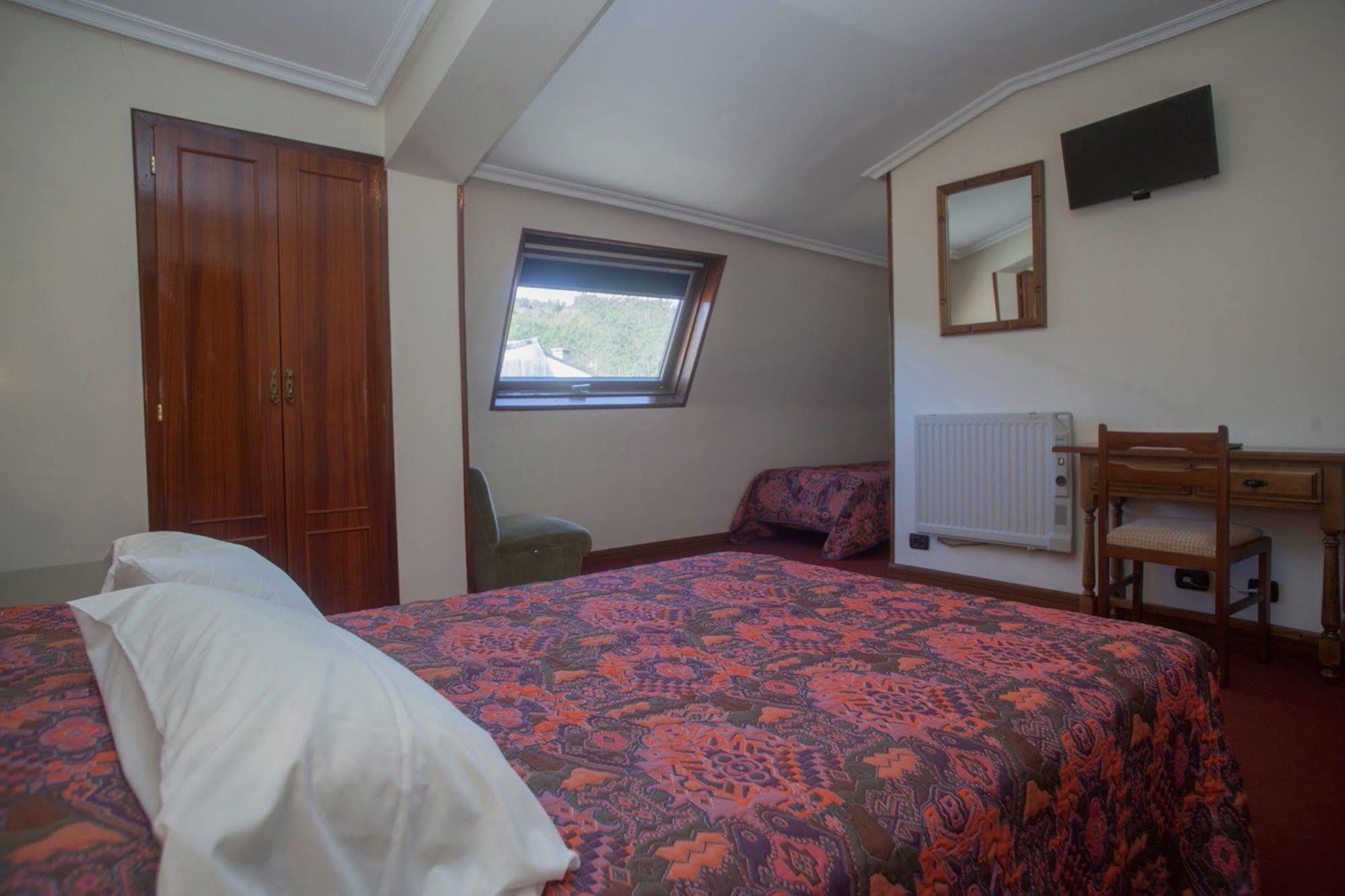 Hospedium Hotel La Marina Costa Da Morte Сее Екстериор снимка