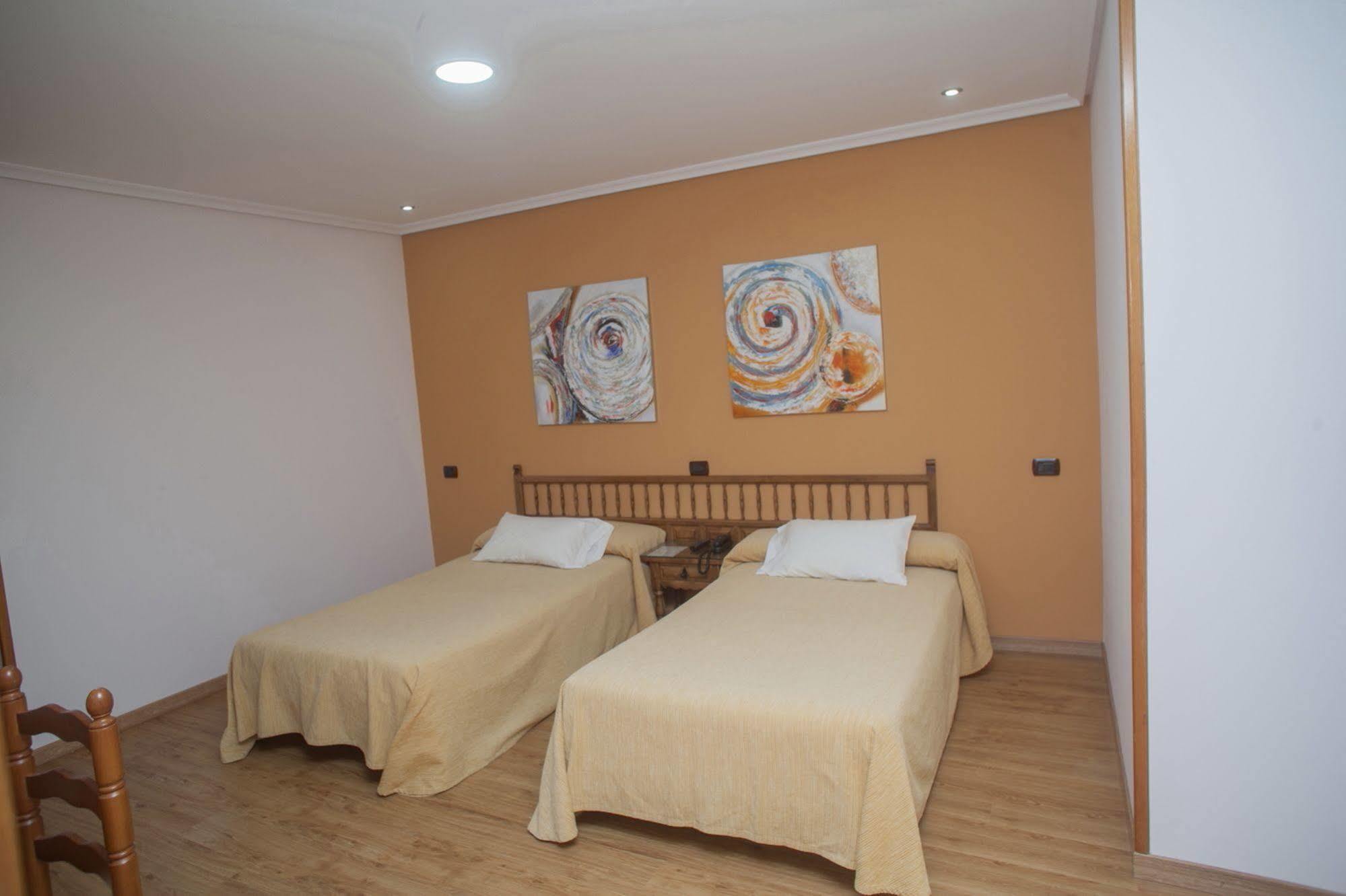 Hospedium Hotel La Marina Costa Da Morte Сее Екстериор снимка