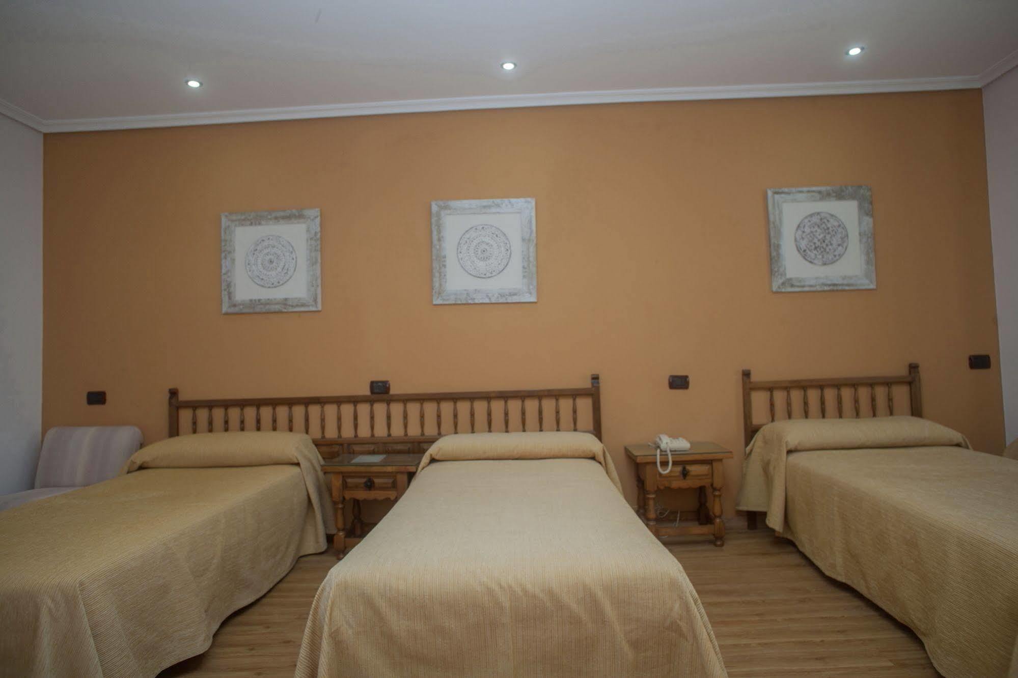 Hospedium Hotel La Marina Costa Da Morte Сее Екстериор снимка