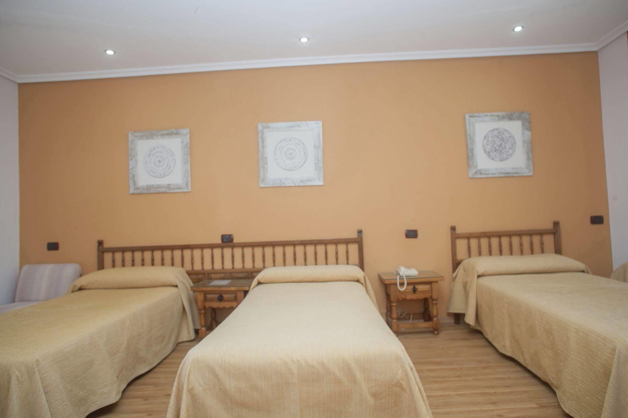 Hospedium Hotel La Marina Costa Da Morte Сее Екстериор снимка