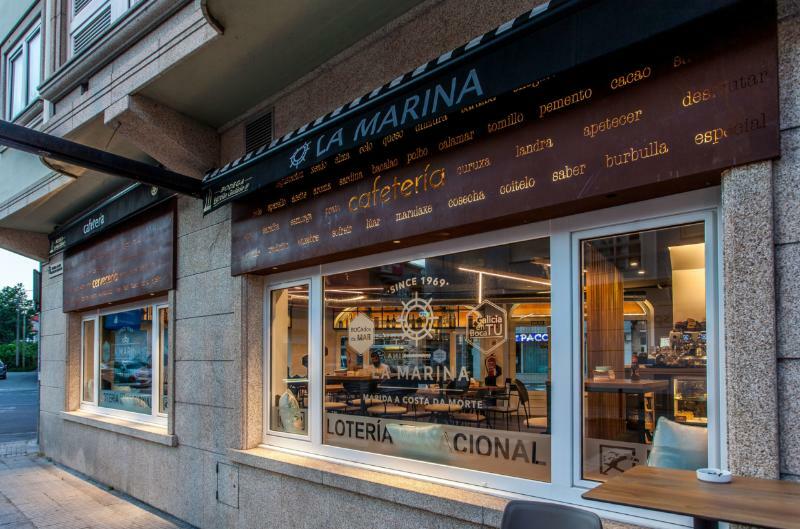 Hospedium Hotel La Marina Costa Da Morte Сее Екстериор снимка